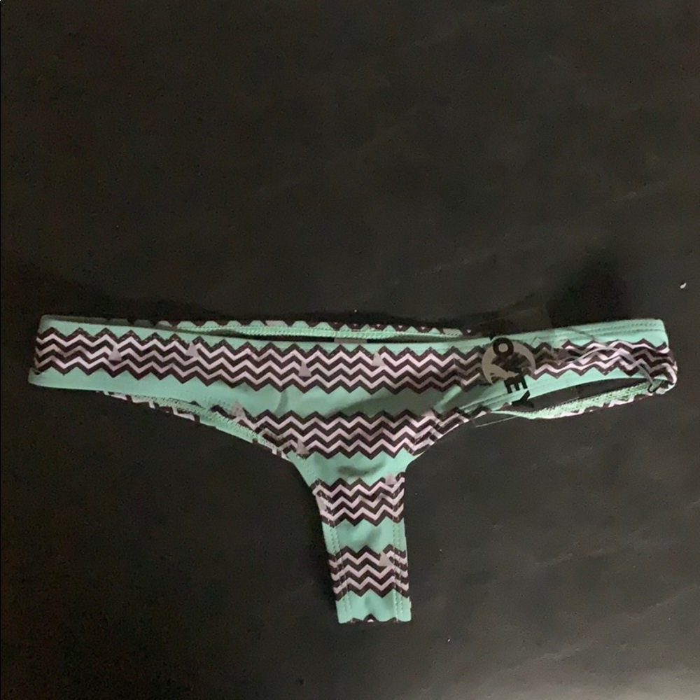 Kovey Shark Fin Bottoms